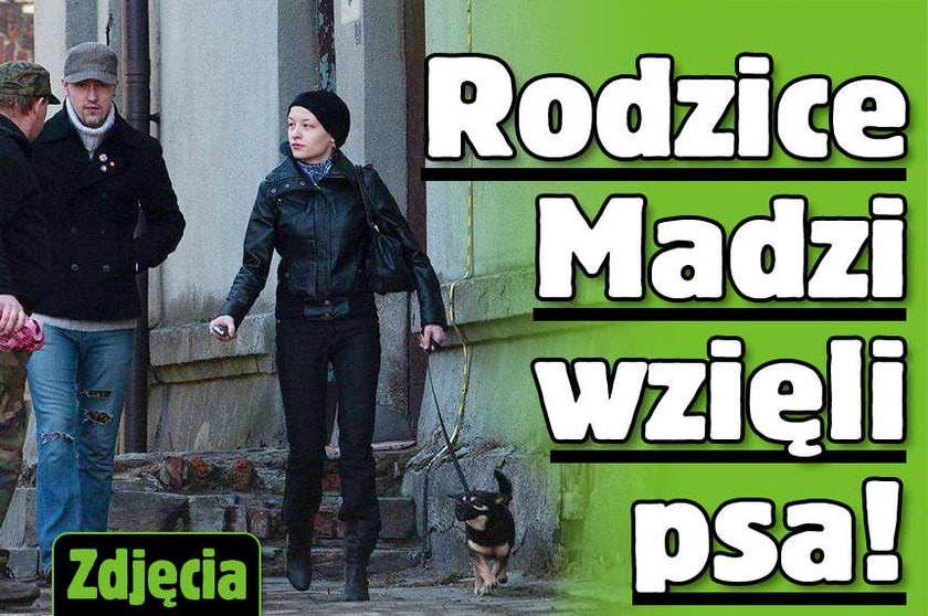 Rodzice Madzi zajmują się pieskiem