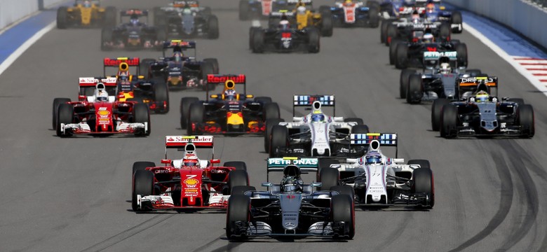 Formuła 1: Rosberg wciąż niepokonany w tym sezonie. Niemiec wygrał GP Rosji