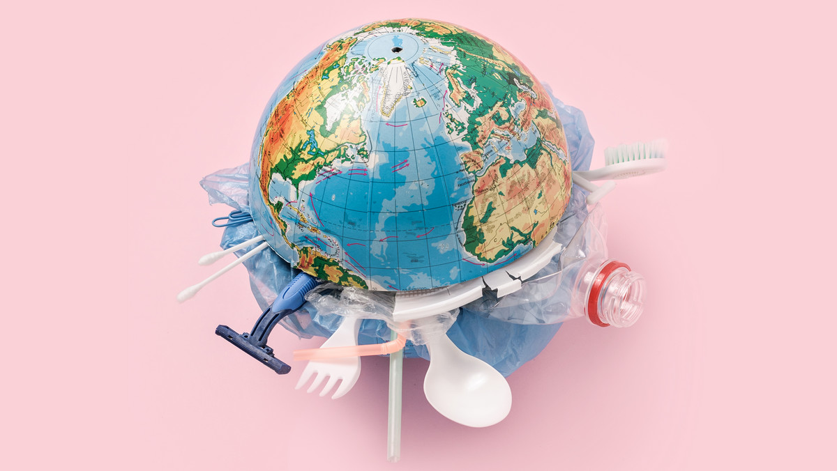 Dzisiaj Dzień Ziemi pod hasłem walki z plastikiem. Co można zrobić?
