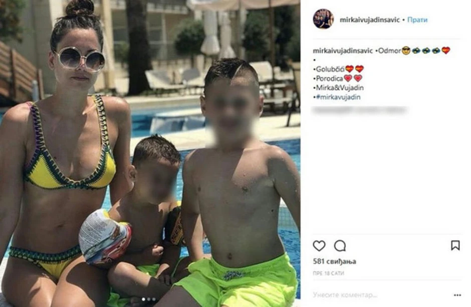 Mirka u kupaćem kostimu