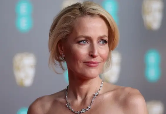 Gillian Anderson nie będzie nosić stanika. "Nie obchodzi mnie to, czy piersi sięgają mi do pępka"