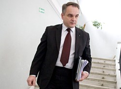 Pawlak walczy z opcjami, bo na nich stracił