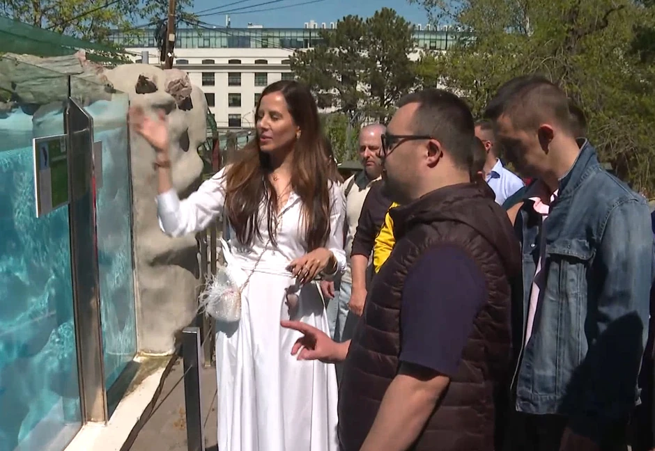 Tamara Vučić sa osobama sa Daunovim sindromom u Zoo vrtu