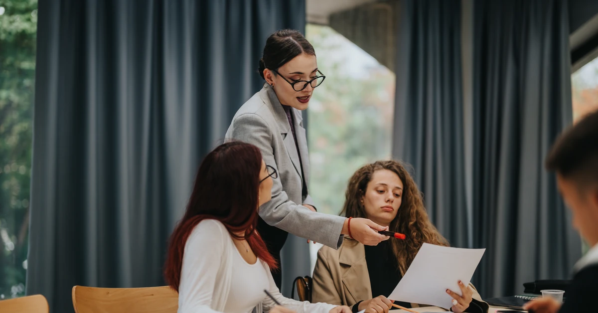 Spór o dodatki dla nauczycieli. MEN odpowiada RPD
