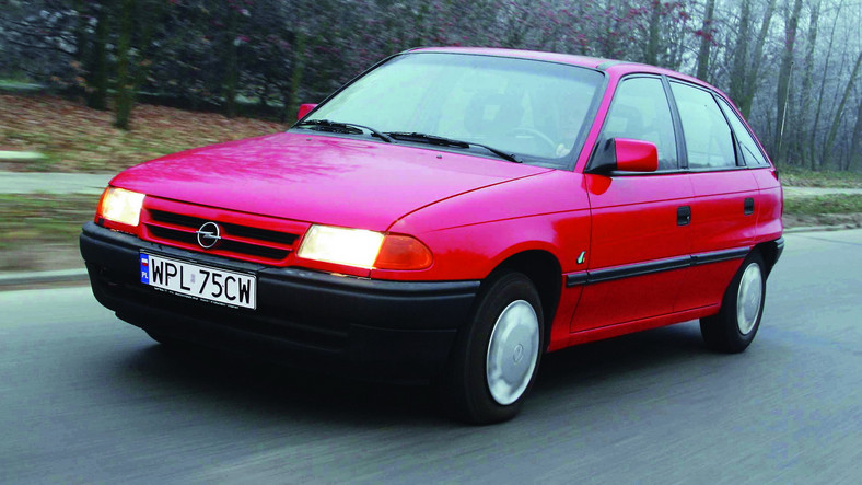 4. Opel Astra I (1991-2002). Polecamy: 1.4/75 KM i 1.6/100 KM  