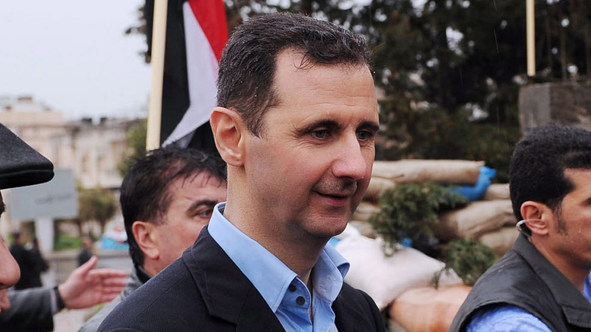 Jak informuje agencja Interfax, w mieście Homs dokonano zamachu na konwój prezydenta Syrii Baszara Al-Assada. Według informacji Assad żyje, został jednak zmuszony do skrócenia swojej wizyty.
