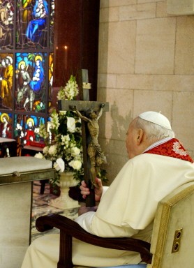 VATICAN-POPE-VIA CRUCIS