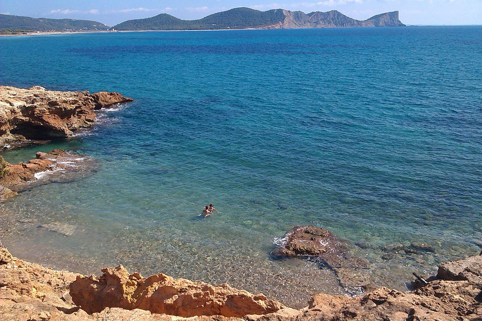 Plaże w Parku Przyrodniczym Ses Salines na Ibizie i Formenterze