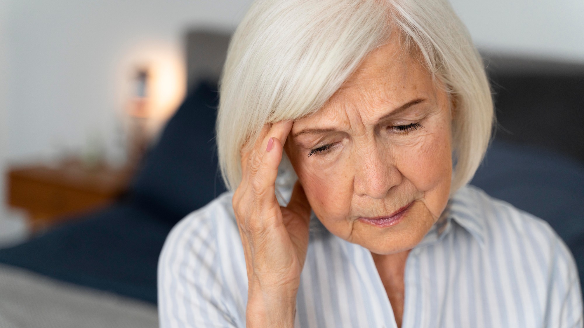 Alzheimerova choroba postupne narúša pamäť, orientáciu aj každodenné fungovanie pacientov.