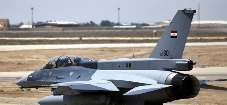 Irackie myśliwce F-16 przypuściły atak na siedzibę dowódców Państwa Islamskiego. Miejsce "całkowicie zniszczono"