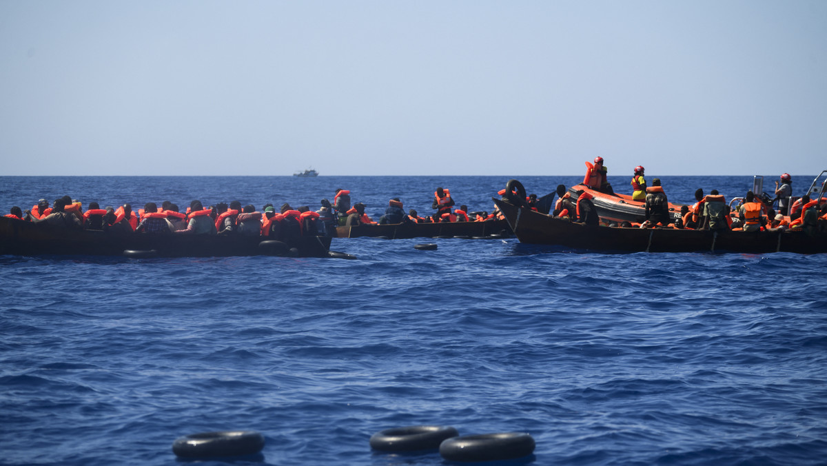Na włoską wyspę przybyło ponad 2 tys. uchodźców w ciągu jednego dnia