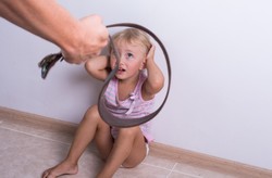 Ofiary przemocy pozbawione pomocy. Niebieska Linia zawiesza działalność poradni