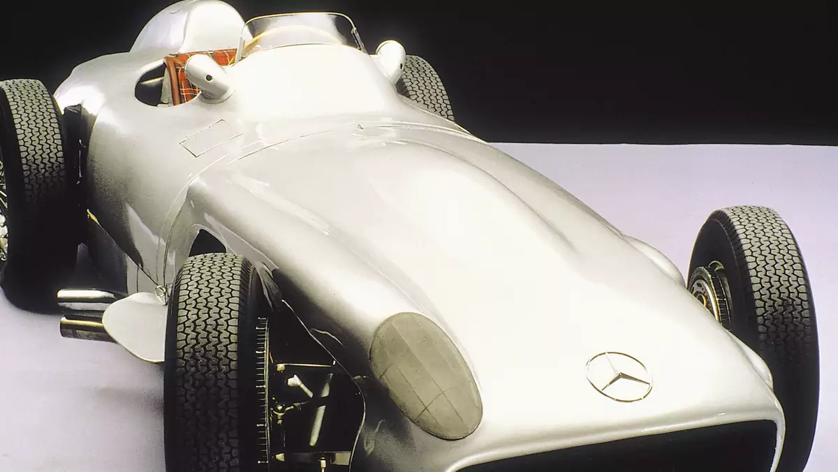 Nico Rosberg kierowcą historycznego Mercedesa W196