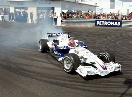 17.08.2007 Warszawa.Tereny lotniska Bemowo. Miasteczko BMW Sauber Formula 1. N/z Roberta KubicaFot Krzysztof Kalinski