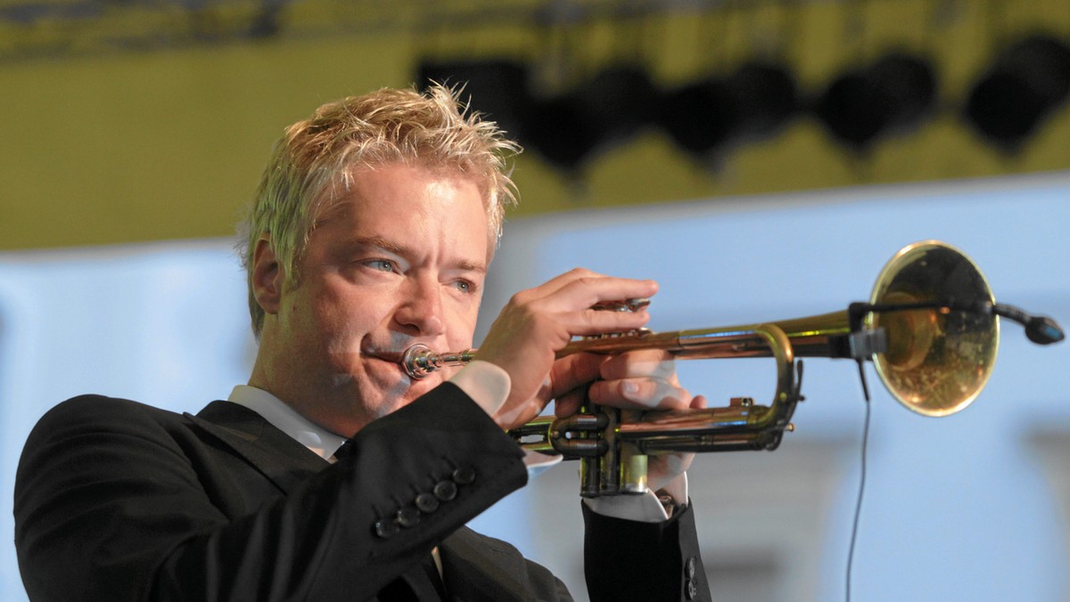 Znany trębacz smooth jazzowy, Chris Botti, wystąpi w połowie marca we Wrocławiu. Artysta będzie promował swoją najnowszą płytę "Impressions", którą otwiera jazzowa improwizacja utworu Fryderyka Chopina.