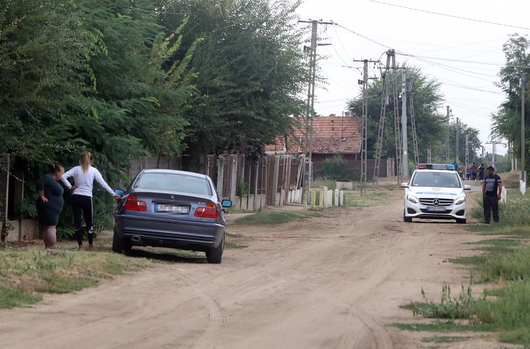 A rendőrök jelenléte folyamatos a környéken: a szökevény után kutatnak / Fotó: Pozsonyi Zita