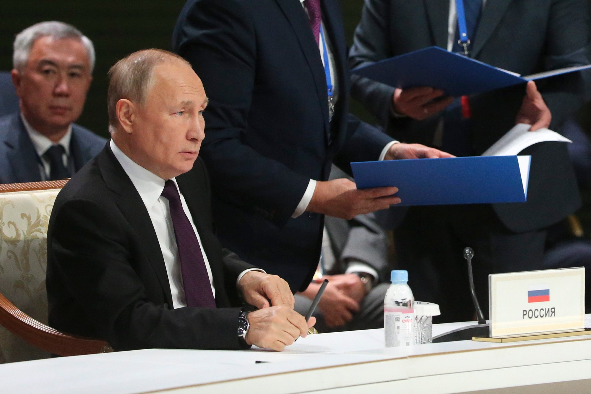 Ruský prezident Vladimir Putin na summite v Astane. 
