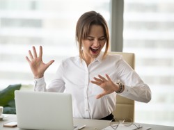 Czas to pieniądz i... szczęście! Są dowody na to, że 4-dniowy tydzień pracy może się wszystkim bardzo opłacać