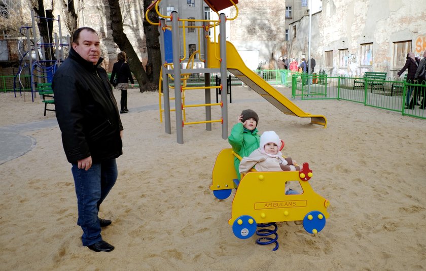 Na Legionów powstał kieszonkowy plac zabaw