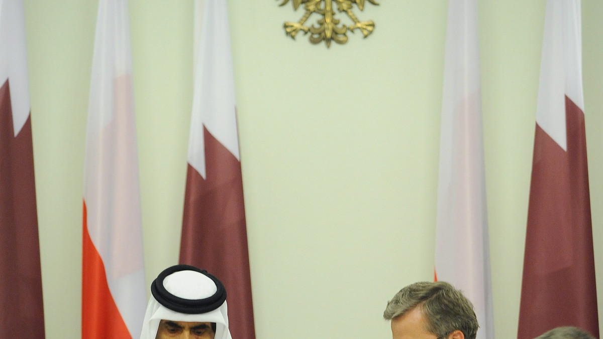 - Polska to kraj, który ceni wolność i potrafi docenić także tych, którzy działają na rzecz wolności innych - powiedział w czwartek prezydent Bronisław Komorowski podczas oficjalnego obiadu wydanego w Pałacu Prezydenckim na cześć emira Kataru szejka Hamada ibn Chalify as-Saniego.