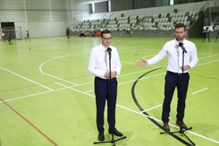 Premier: Rozpoczynamy program budowy hal sportowych. Powstanie 1000 hal