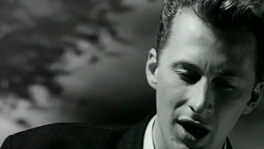 Black w klipie do 'Wonderful Life'