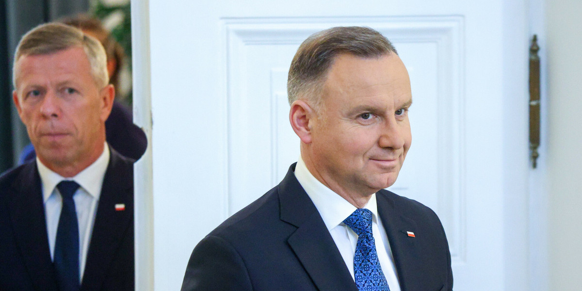 Prezydent Andrzej Duda może dziś zapowiedzieć, komu powierzy misję tworzenia rządu. Formalnie jednak z desygnowaniem premiera musi poczekać do posiedzenia Sejmu 13 listopada.