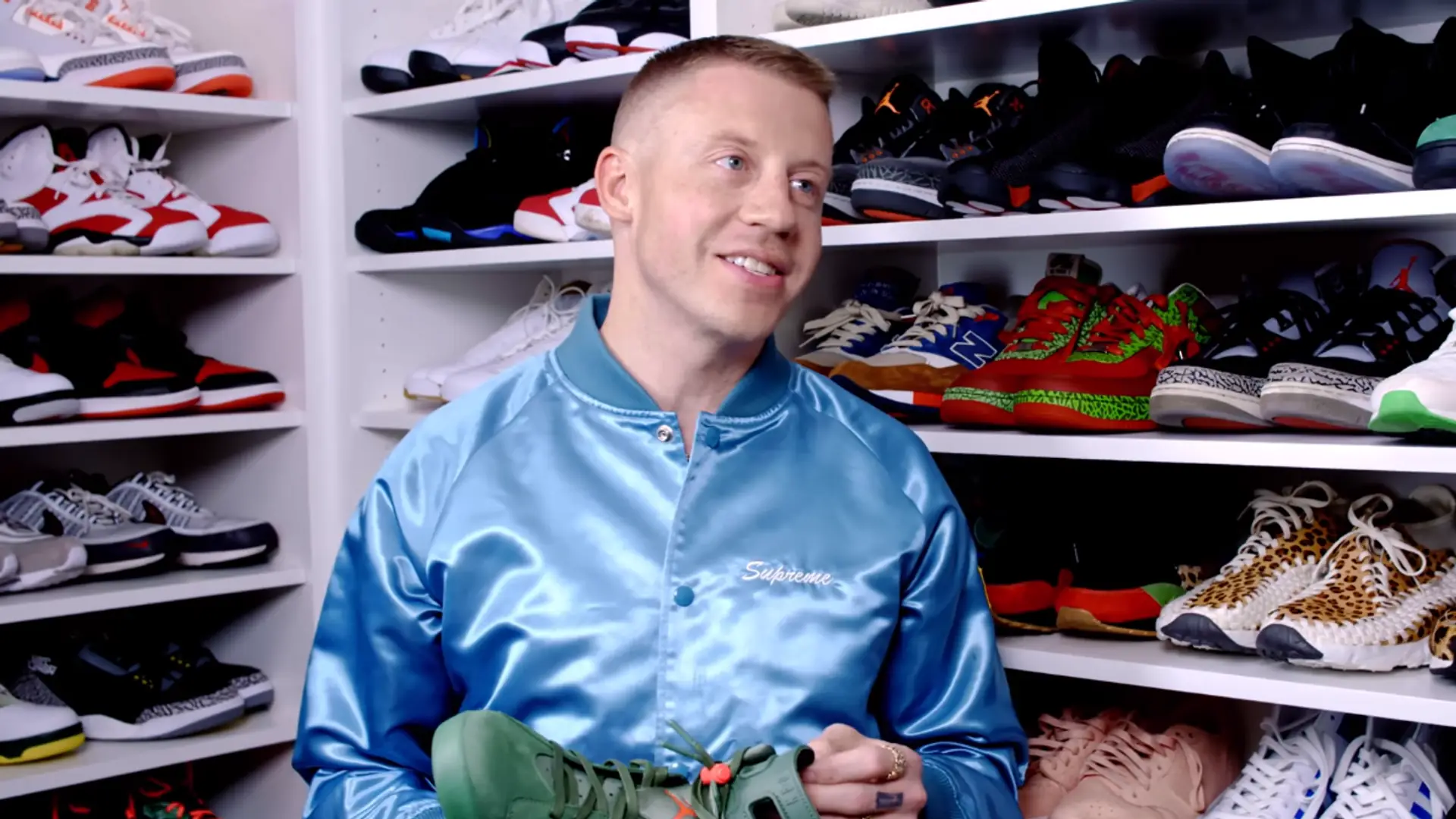 Macklemore trzyma buty w osobnym pokoju. Wśród nich niewydana wersja Air Jordan 6 [WIDEO]