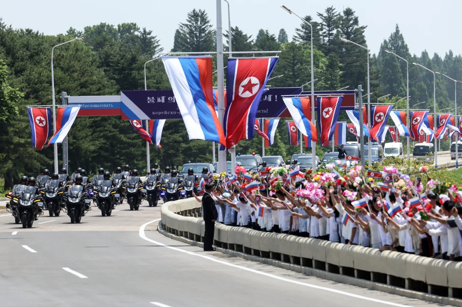 Konvoj sa ruskim predsednikom Vladimirom Putinom i severnokorejskim Kimom Džong Unom u Pjongjangu 19. juna