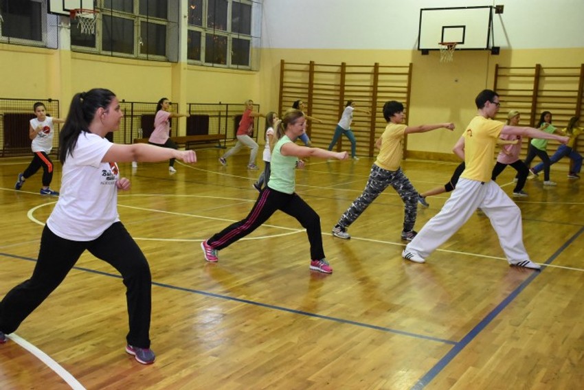 Ko sme da im izađe "na crtu"?