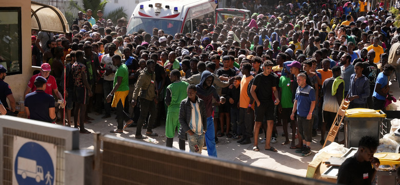 Imigranci na Lampedusie. Ekspert ostrzega i mówi o możliwej "lawinie, która zmiecie UE"