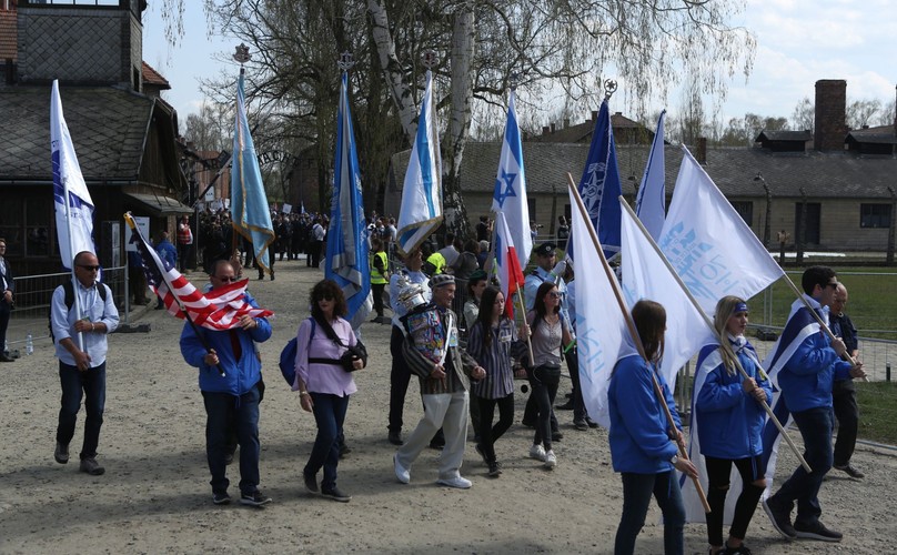 Marsz Żywych na terenie muzeum Auschwitz