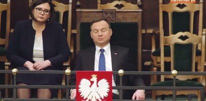 Ups! Andrzej Duda podejrzany w czasie obrad. Walczył jak mógł