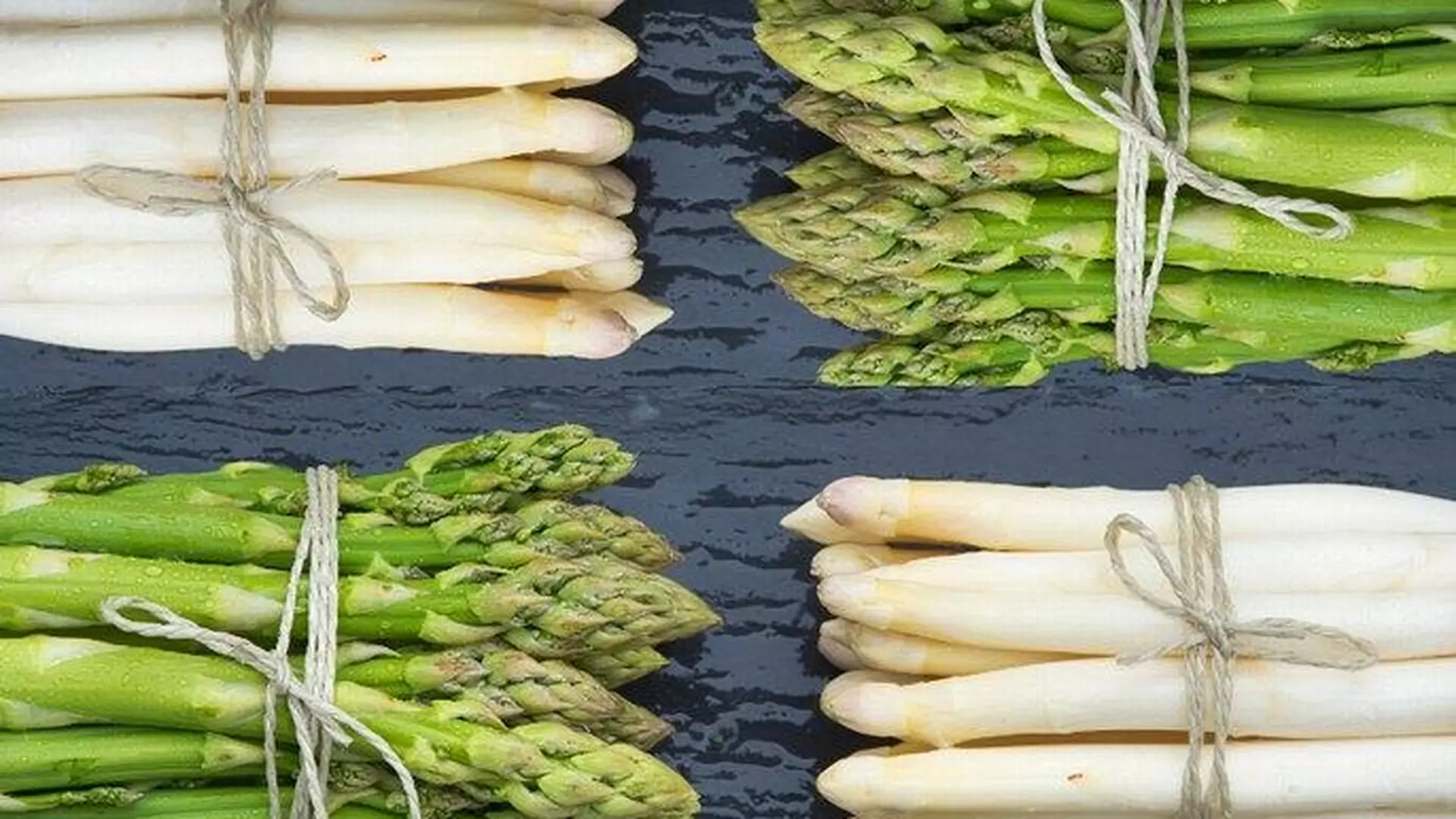 PORADNIK SMAKOSZA: jak gotować szparagi zielone i białe