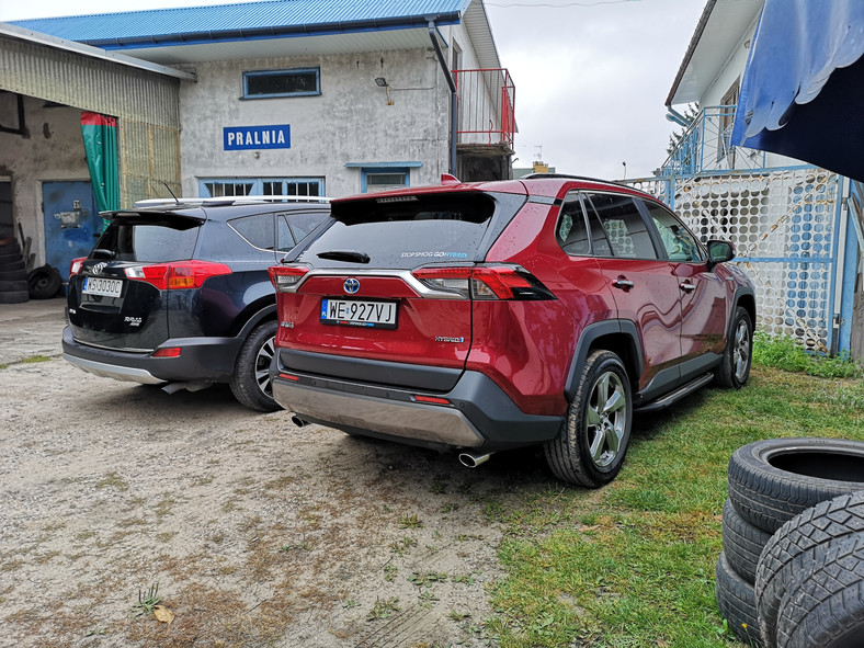 Toyota RAV4 2,5 Hybrid czym różni się od starego modelu?