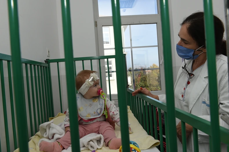 Preslatka Anja je morala u bolnicu zbog jakog kašlja, na sreću, snimak je pokazao da su pluća u redu