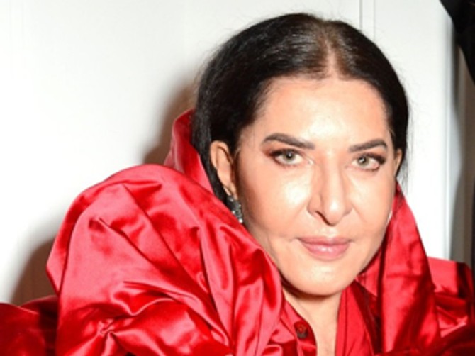 Marina Abramović u dramatičnoj kreaciji koja govori 1000 jezika i ne može da prođe nezapaženo! 