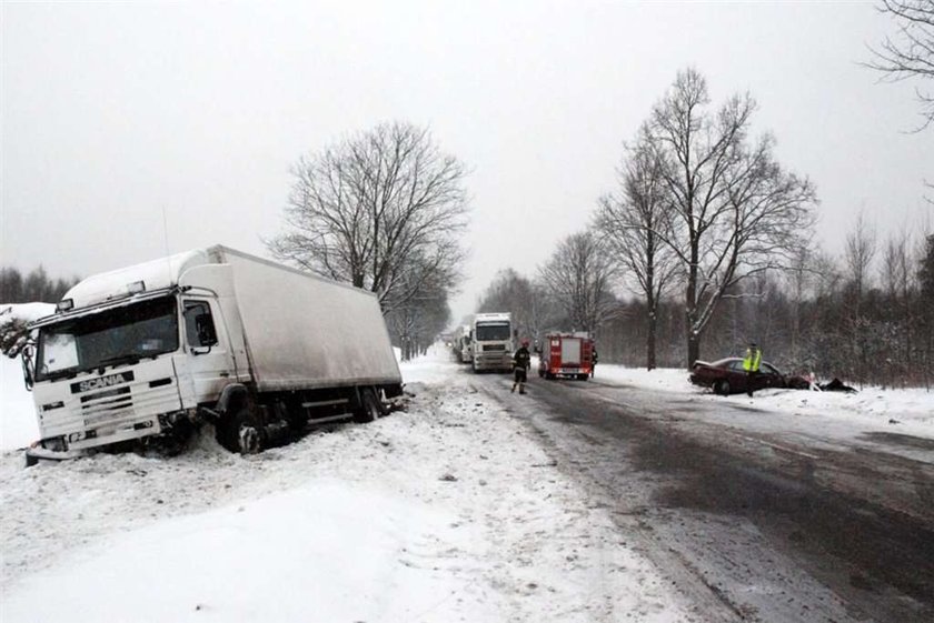 Z toyoty został wrak. Kolejna śmierć na drodze! FOTO