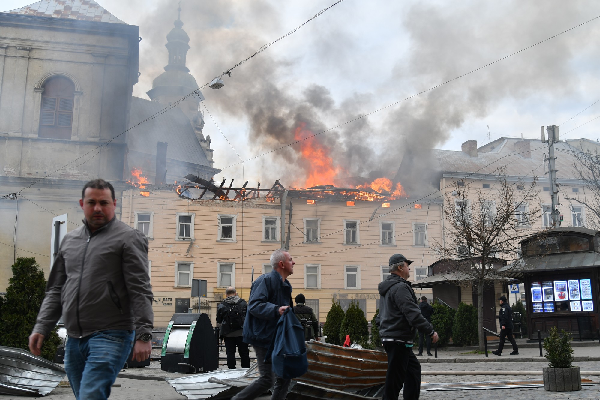 Terčom ruských útokov bol najmä Kyjev a oblasti na západe Ukrajiny vrátane Ľvova. 