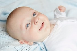 Slika bebe koju doji koza dok majka sedi pored zgadila je ljudima život