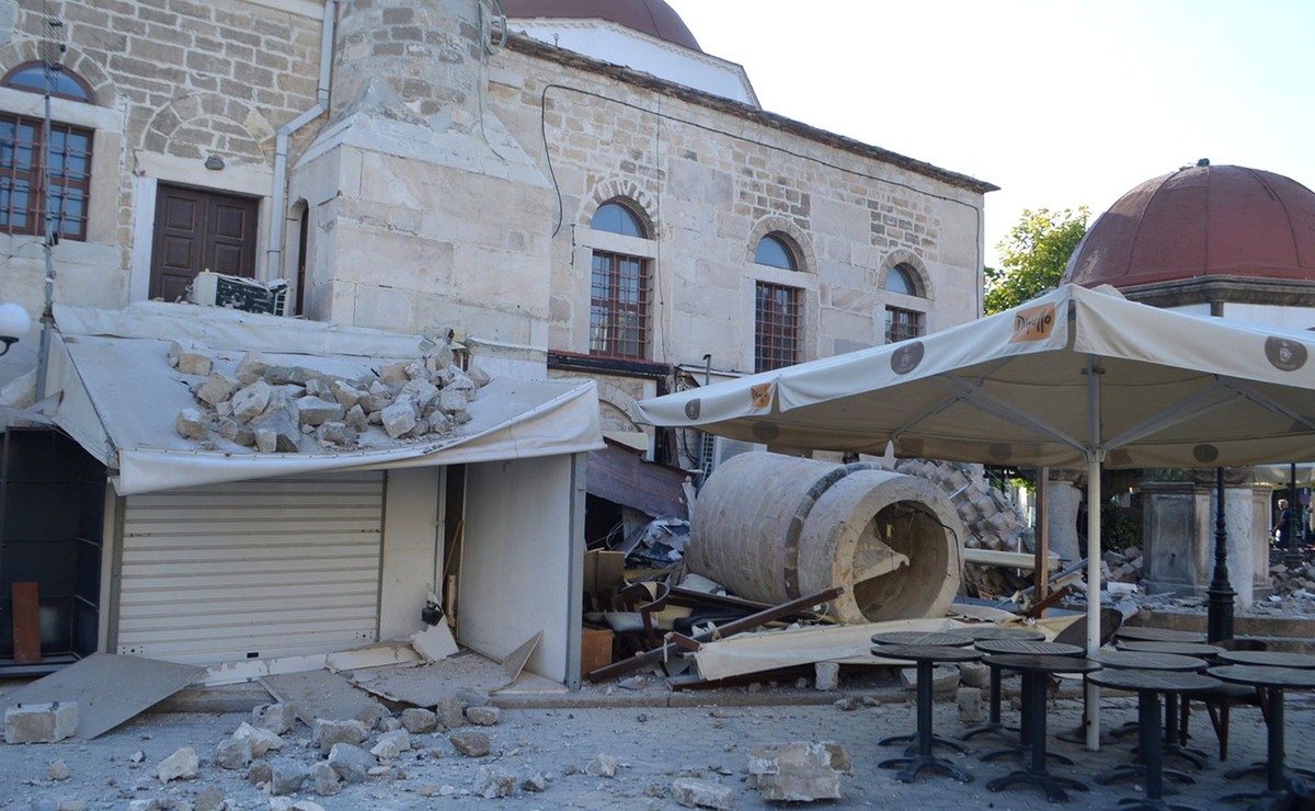 Zniszczenia po trzęsieniu ziemi na Kos