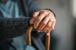 Renta wdowia wyklucza ulgę dla seniorów. Co można zrobić? Pytamy eksperta