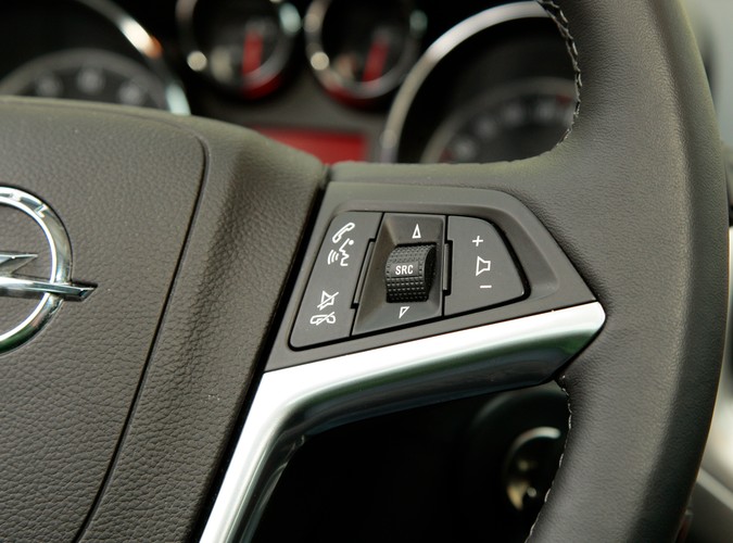 Do redakcji trafiła biała rakieta Opla z turbodoładowanym benzynowym silnikiem 1.4. Oto jak wygląda 140 KM z Gliwic w akcji...