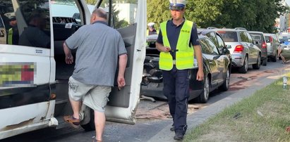 Karambol w Mrągowie. Bus taranował osobówki