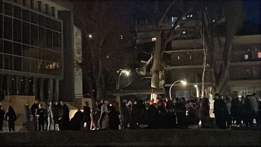 Potresne scene ispred bolnice u Kočanima