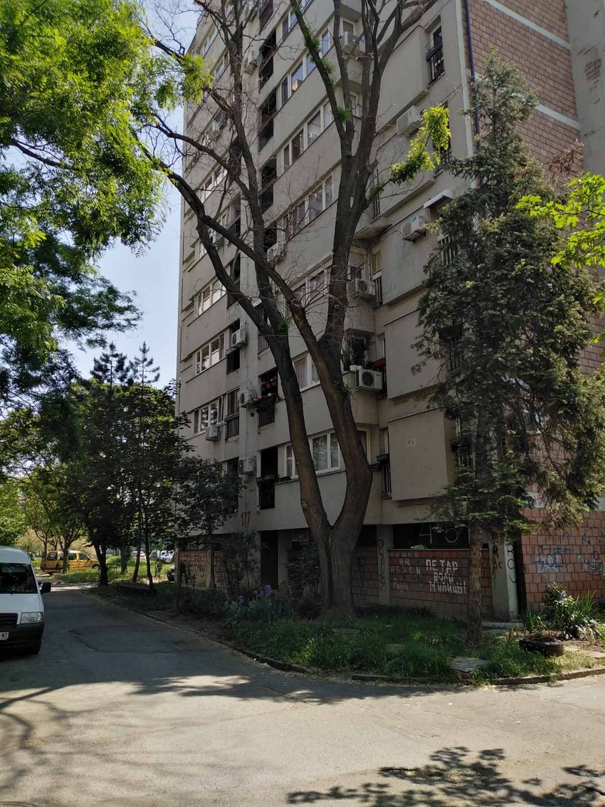 Suva sofora, Jurija Gagarina 177