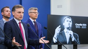 PiS bierze na tapet Charliego Kirka. Uderza w Antifę i chce ustawy "o obronie chrześcijan"