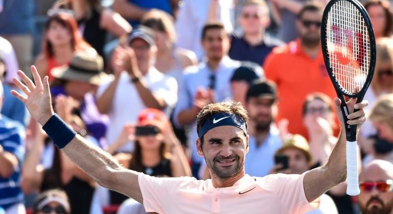 Roger Federer blasted nine aces and lost just nine points on his serve as he extended his match win streak to 16 -- his longest win streak in five years