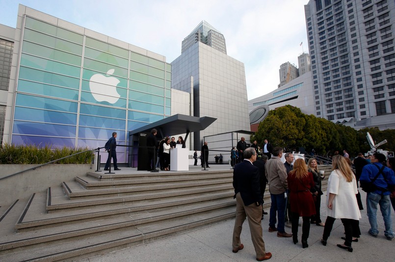 Kilka dni po barcelońskich targach MWC, Apple urządziło własny pokaz. Koncern przedstawił na niej nową odmianę MacBooka i swój smartwatch