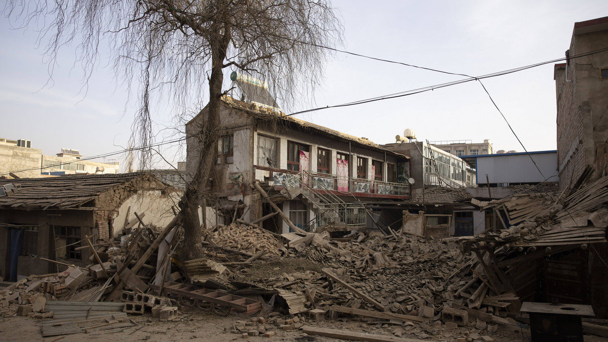 Chiny. Trzęsienie ziemi w rejonie Xinjiang 
